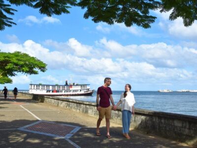 Suva-Waterfront-Couple-Walk-1-CREDIT-Fiji-Pocket-Guide--974x650 Suva-Waterfront-Couple-Walk-1-CREDIT-Fiji-Pocket-Guide--974x650